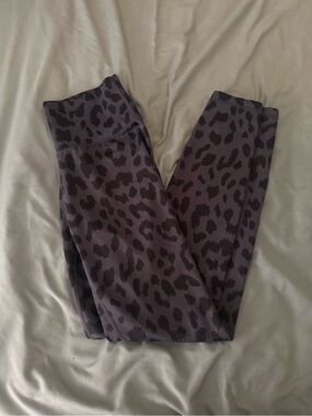 Allfenix High-Rise Gray Leopard Print Athletic Leggings - Size Medium